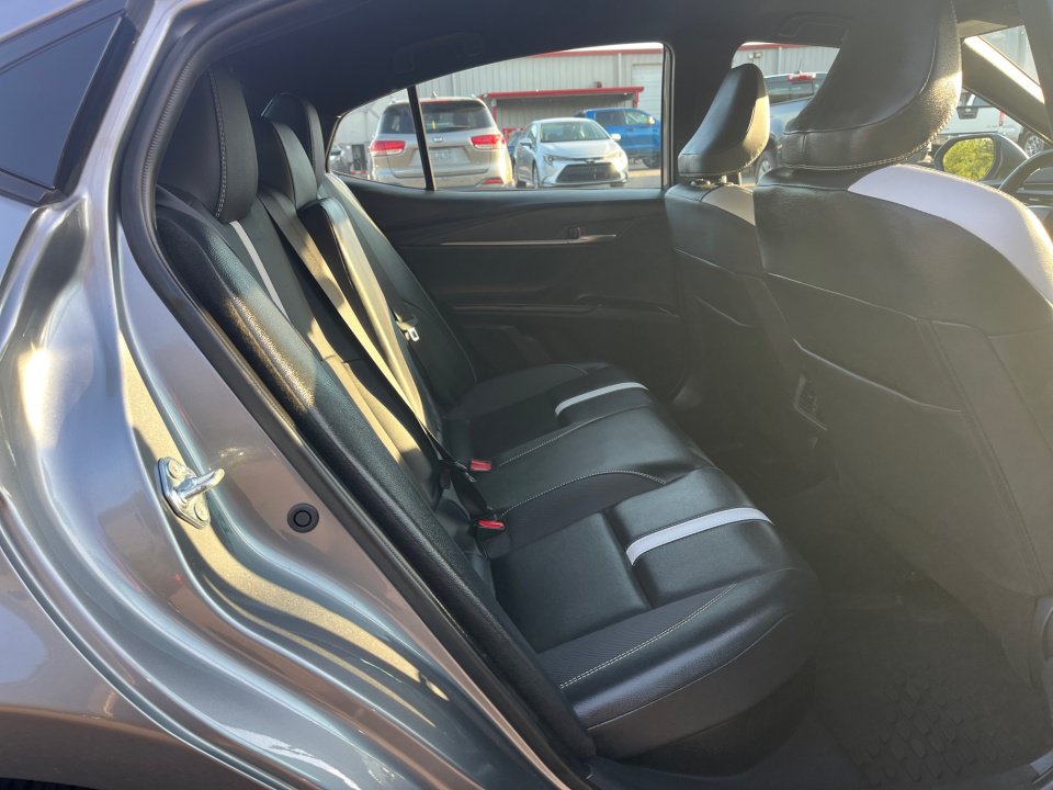 Used 2026 Toyota Camry SE FWD image 31