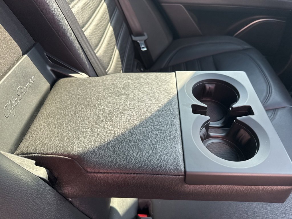 Used 2022 Alfa Romeo Stelvio Veloce image 58