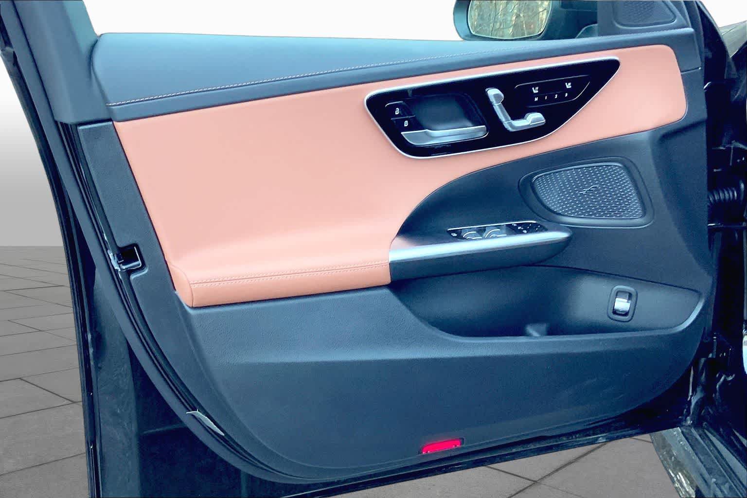 New 2025 Mercedes-Benz C 300 4MATIC Sedan image 12