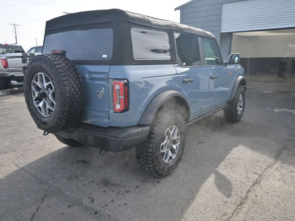 New 2025 Ford Bronco Badlands image 11