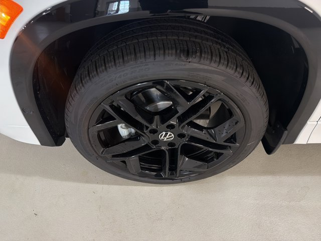 New 2026 Volkswagen Tiguan SE R-Line AWD/4WD image 11