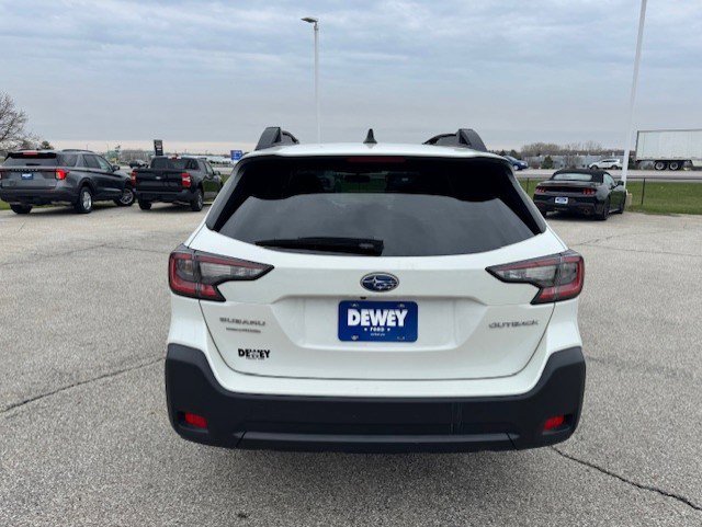 Used 2025 Subaru Outback Premium image 8