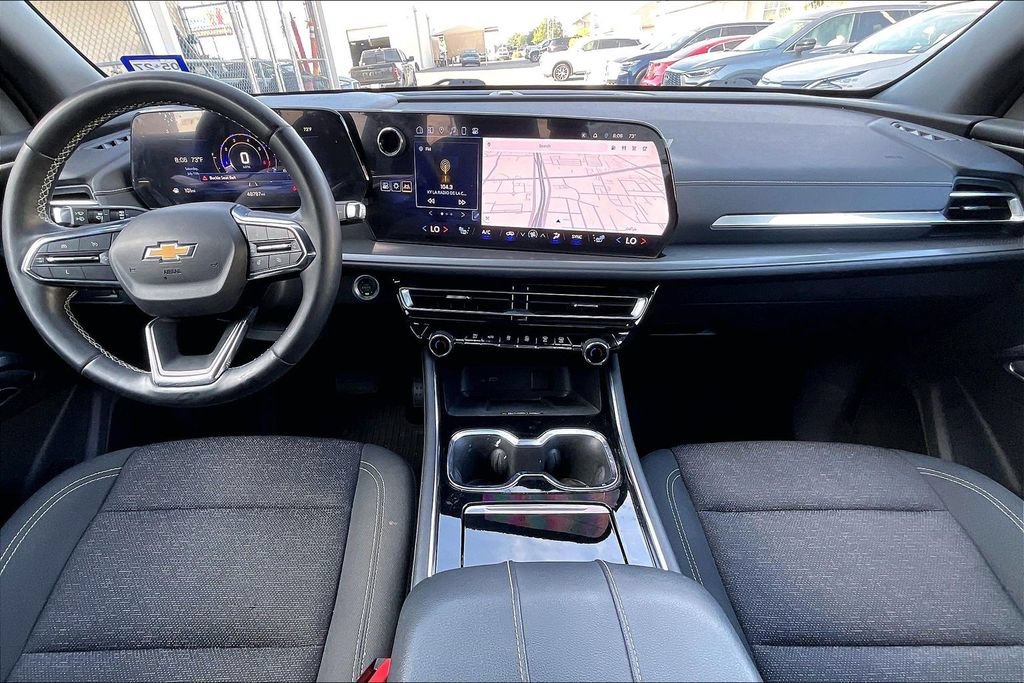 Used 2024 Chevrolet Traverse LT FWD image 16