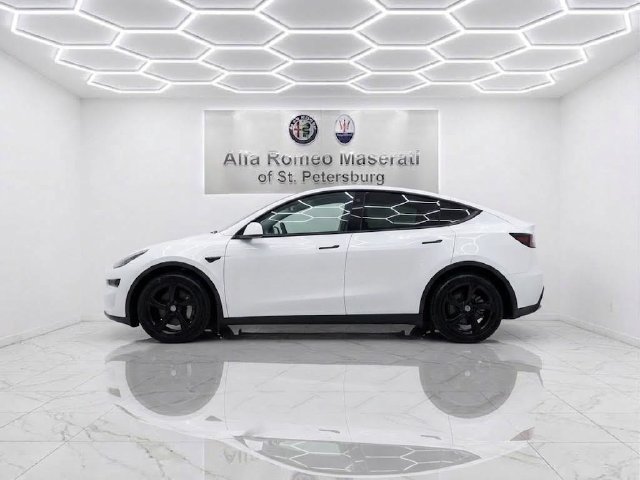 Used 2026 Tesla Model Y Long Range RWD image 3