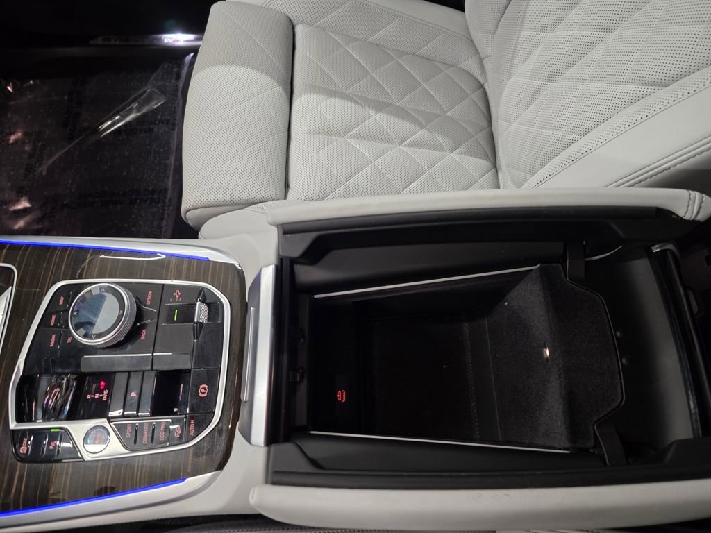 Used 2023 BMW X7 xDrive40i w/ Executive Package image 27