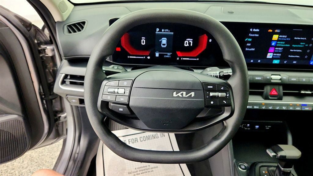Used 2025 Kia K4 FWD image 14