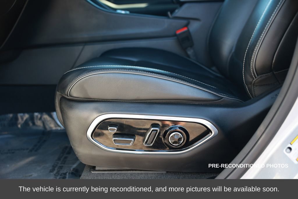 Used 2023 Jeep Grand Cherokee Overland w/ Advanced Protech Group III image 17