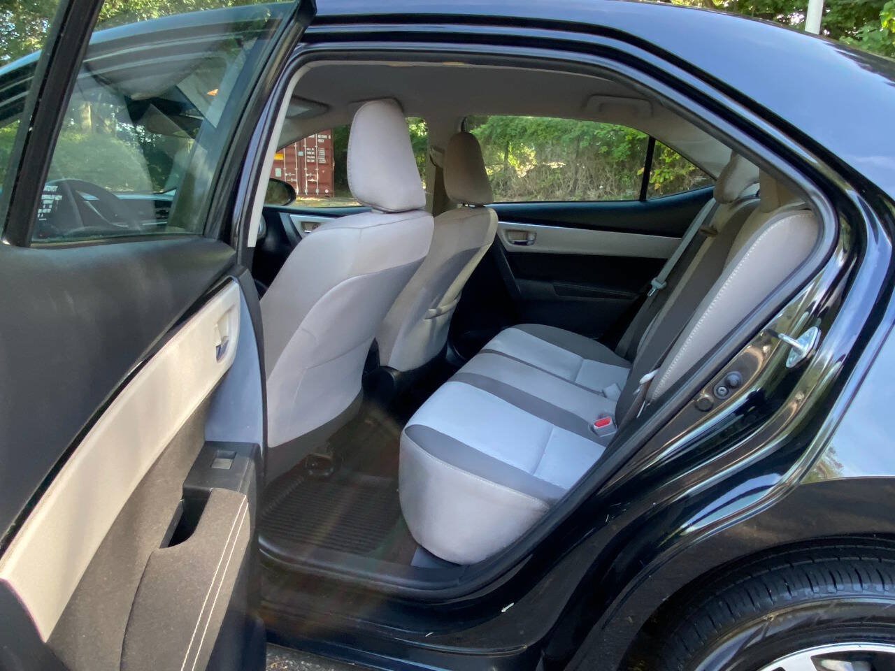 Used 2019 Toyota Corolla LE FWD image 35