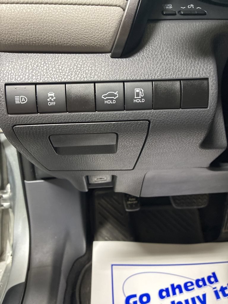 Used 2021 Toyota Camry SE FWD image 13