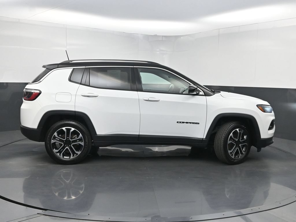 Used 2022 Jeep Compass Limited AWD/4WD image 43