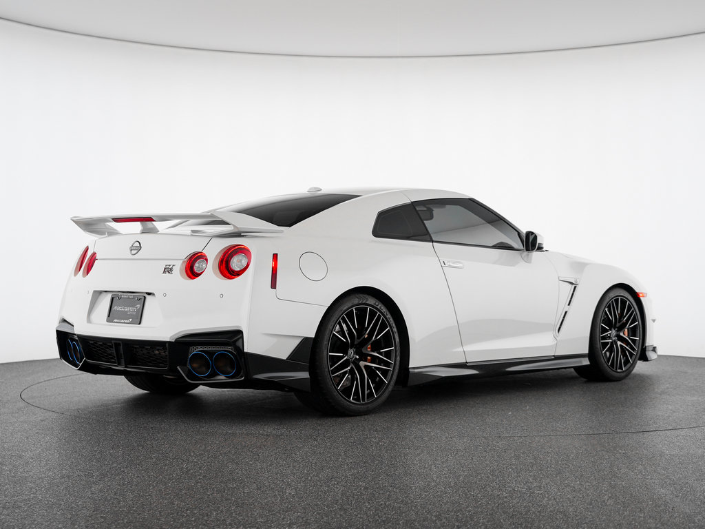 Used 2024 Nissan GT-R Premium w/ Premium Interior Package AWD/4WD image 6
