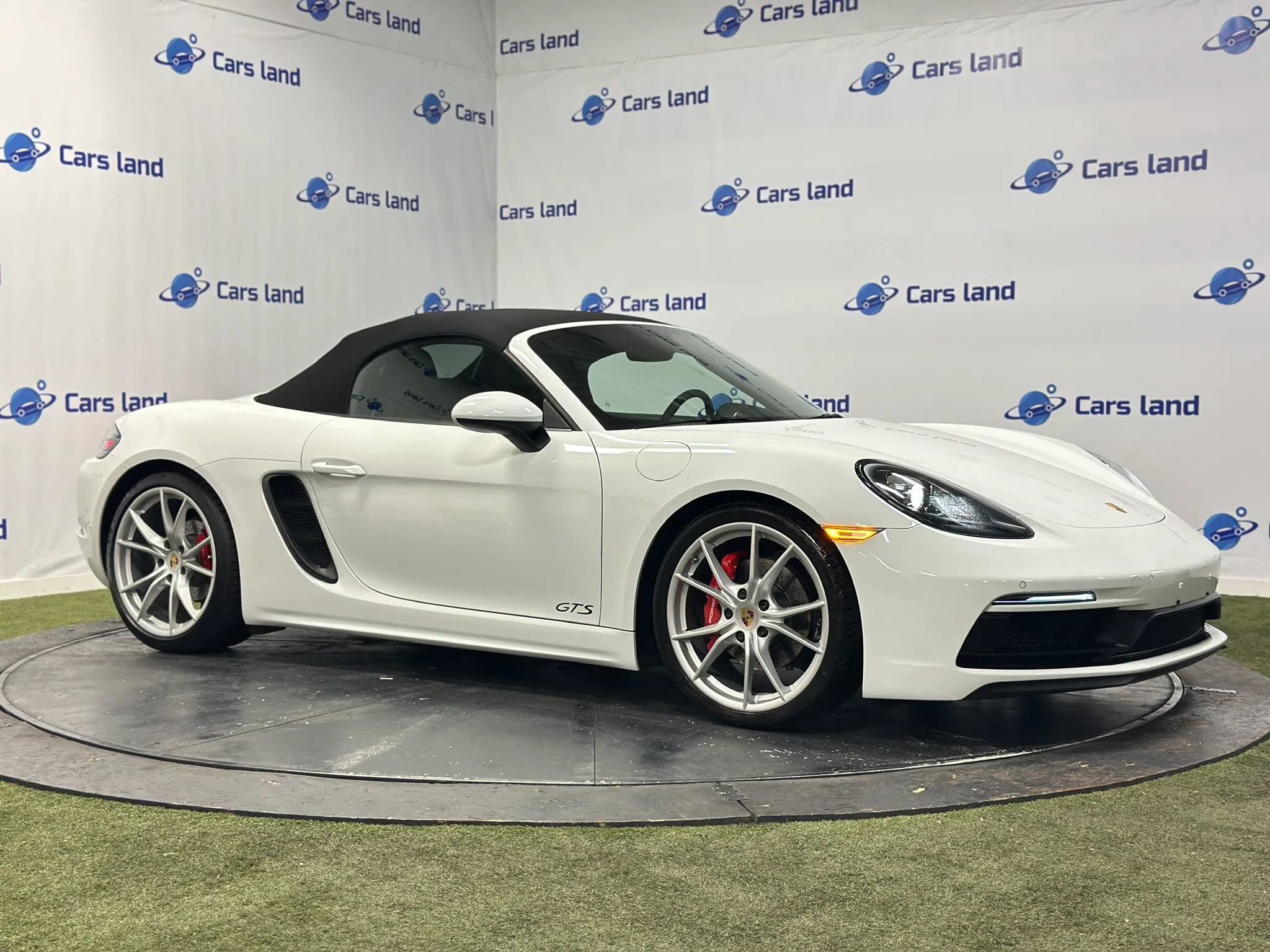 Used 2018 Porsche 718 Boxster GTS image 2