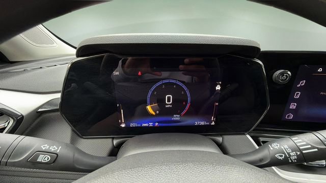 Used 2025 Chevrolet TrailBlazer LT AWD/4WD image 15