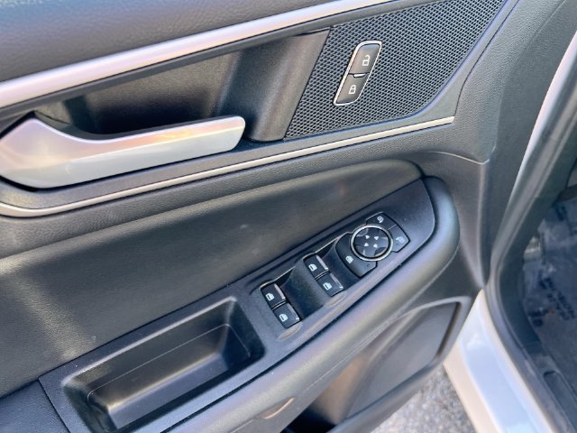 Used 2021 Ford Edge SEL w/ Convenience Package AWD/4WD image 17