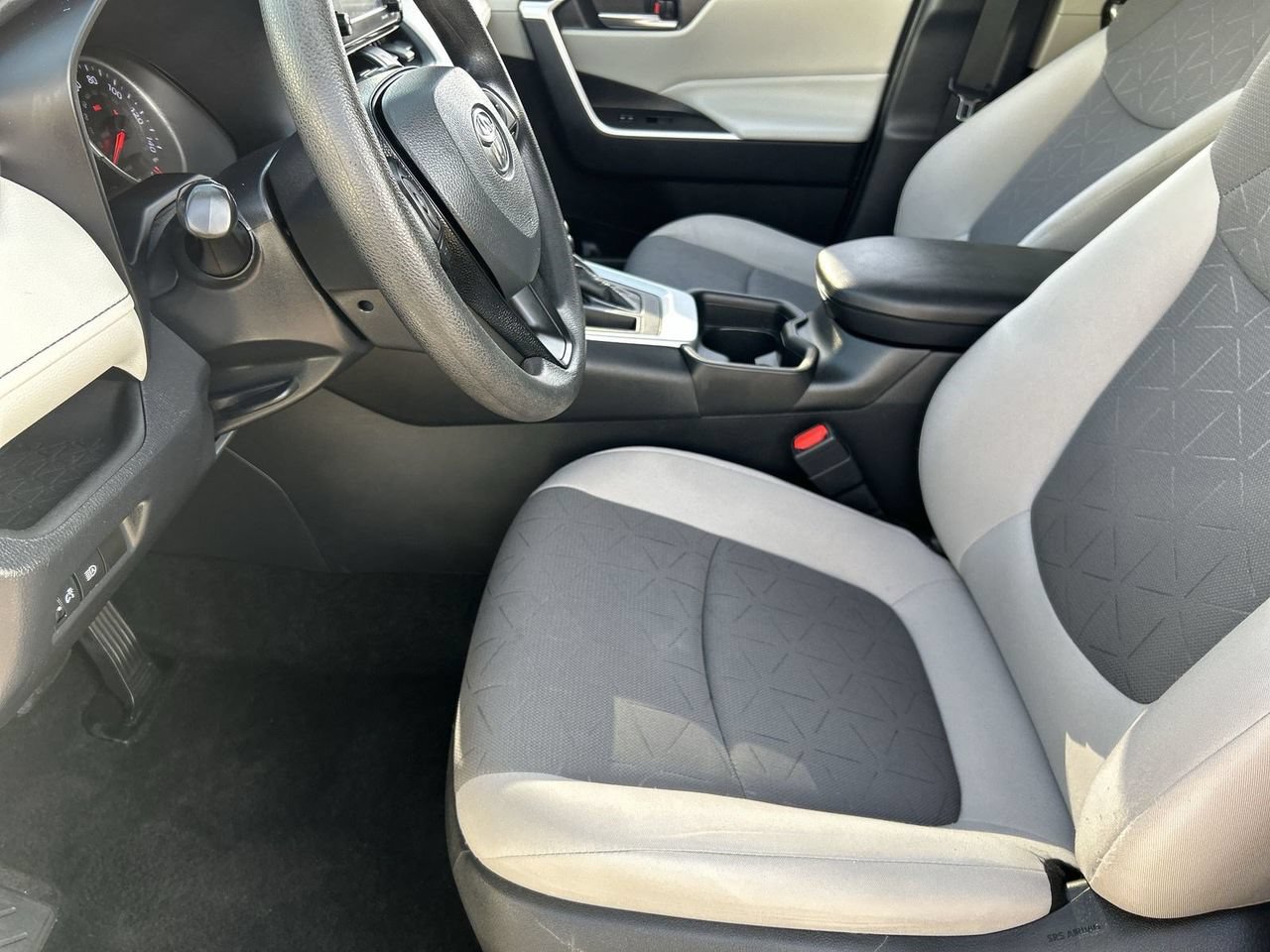 Used 2021 Toyota RAV4 XLE w/ Carpet Mat Package (TMS) FWD image 16