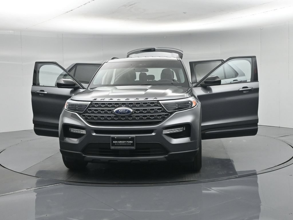 Certified 2023 Ford Explorer XLT w/ Equipment Group 202A RWD image 37