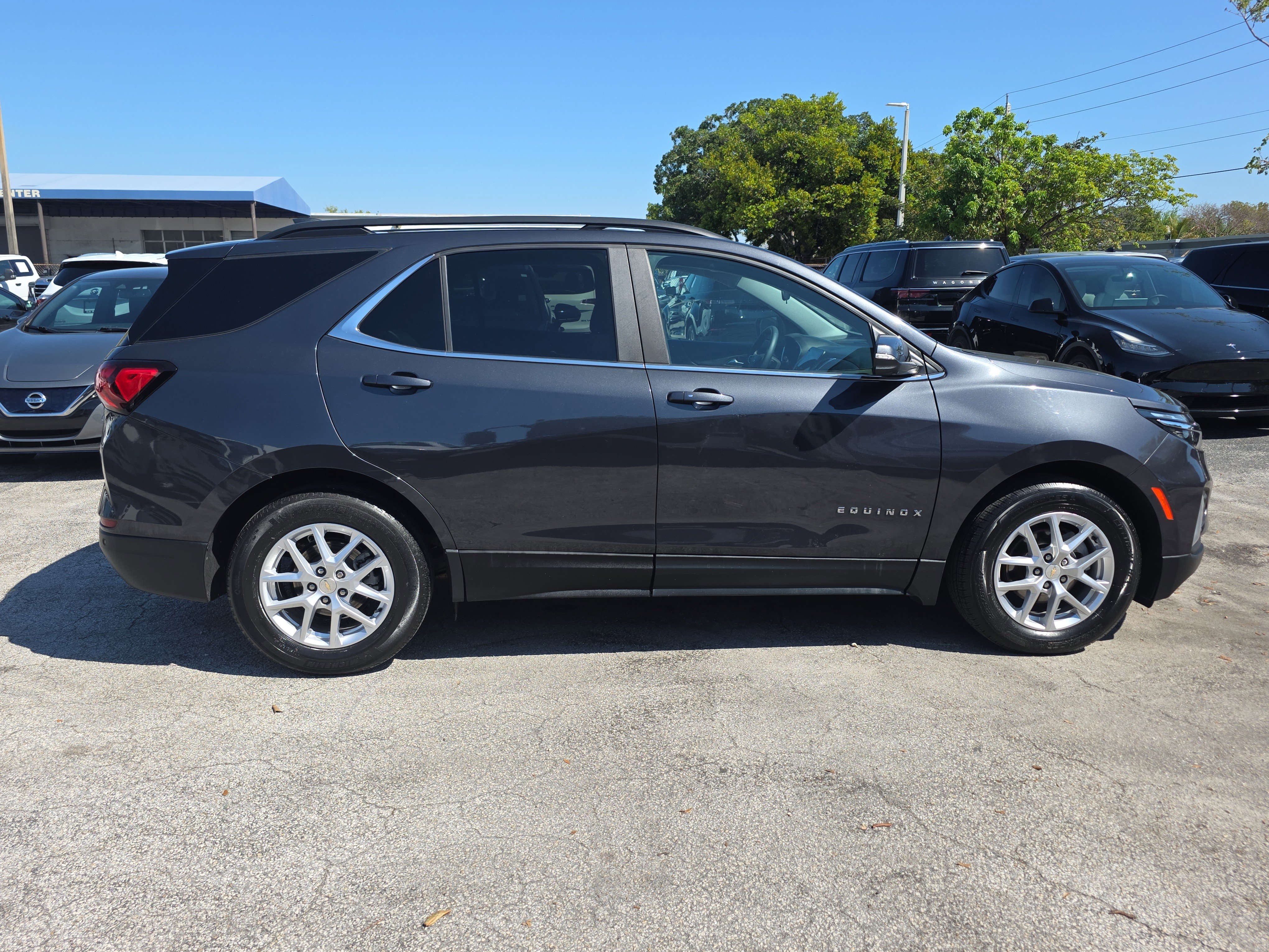 Used 2023 Chevrolet Equinox LT FWD image 8