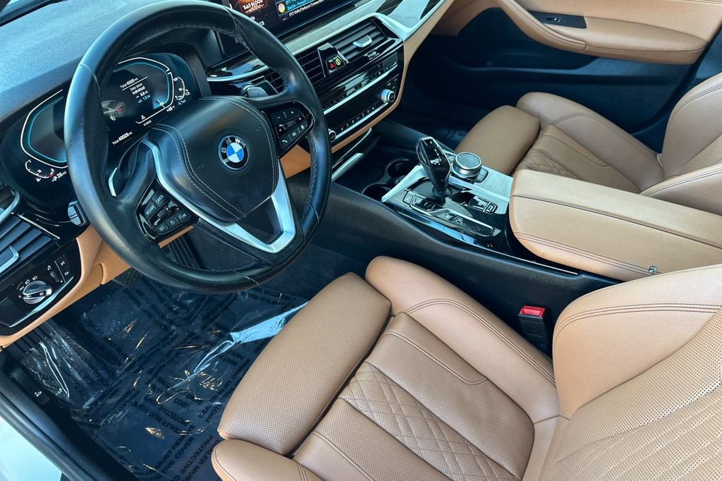 Used 2023 BMW 530e w/ Convenience Package image 9