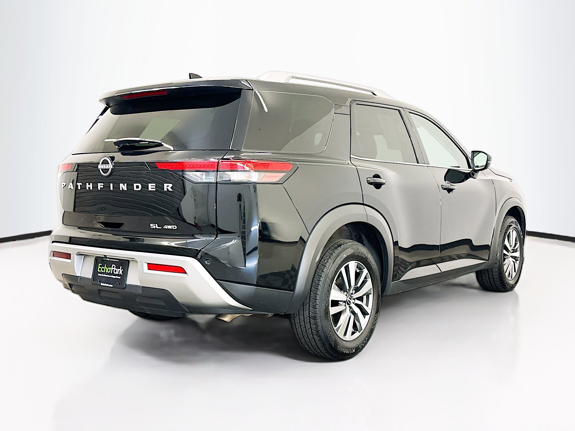 Used 2025 Nissan Pathfinder SL image 9