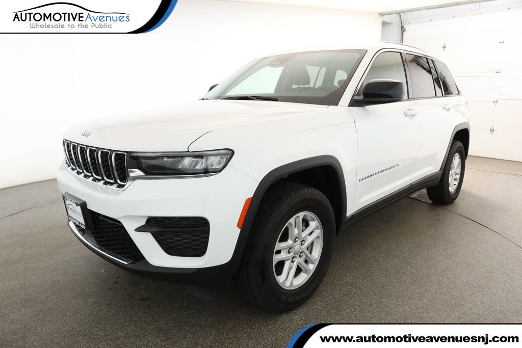 Used 2023 Jeep Grand Cherokee Laredo