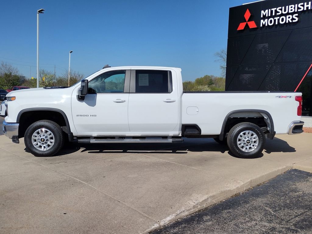 Used 2025 Chevrolet Silverado 2500 LT w/ Convenience Package AWD/4WD image 17