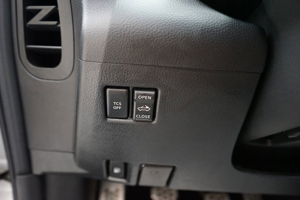 Used 2004 Nissan 350Z Touring RWD image 29