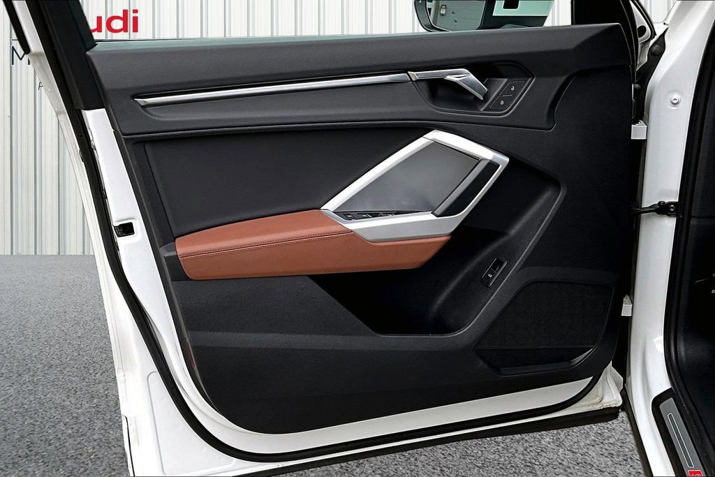 Used 2021 Audi Q3 2.0T Premium Plus w/ Premium Plus Package AWD/4WD image 19