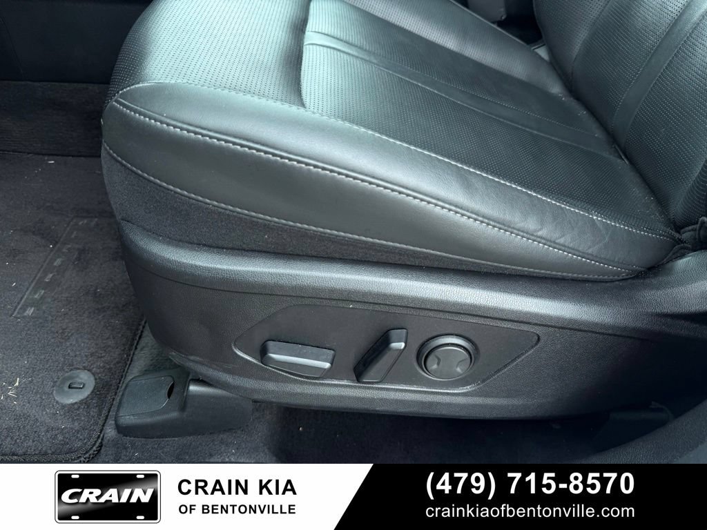 Certified 2025 Kia Sorento SX FWD image 12