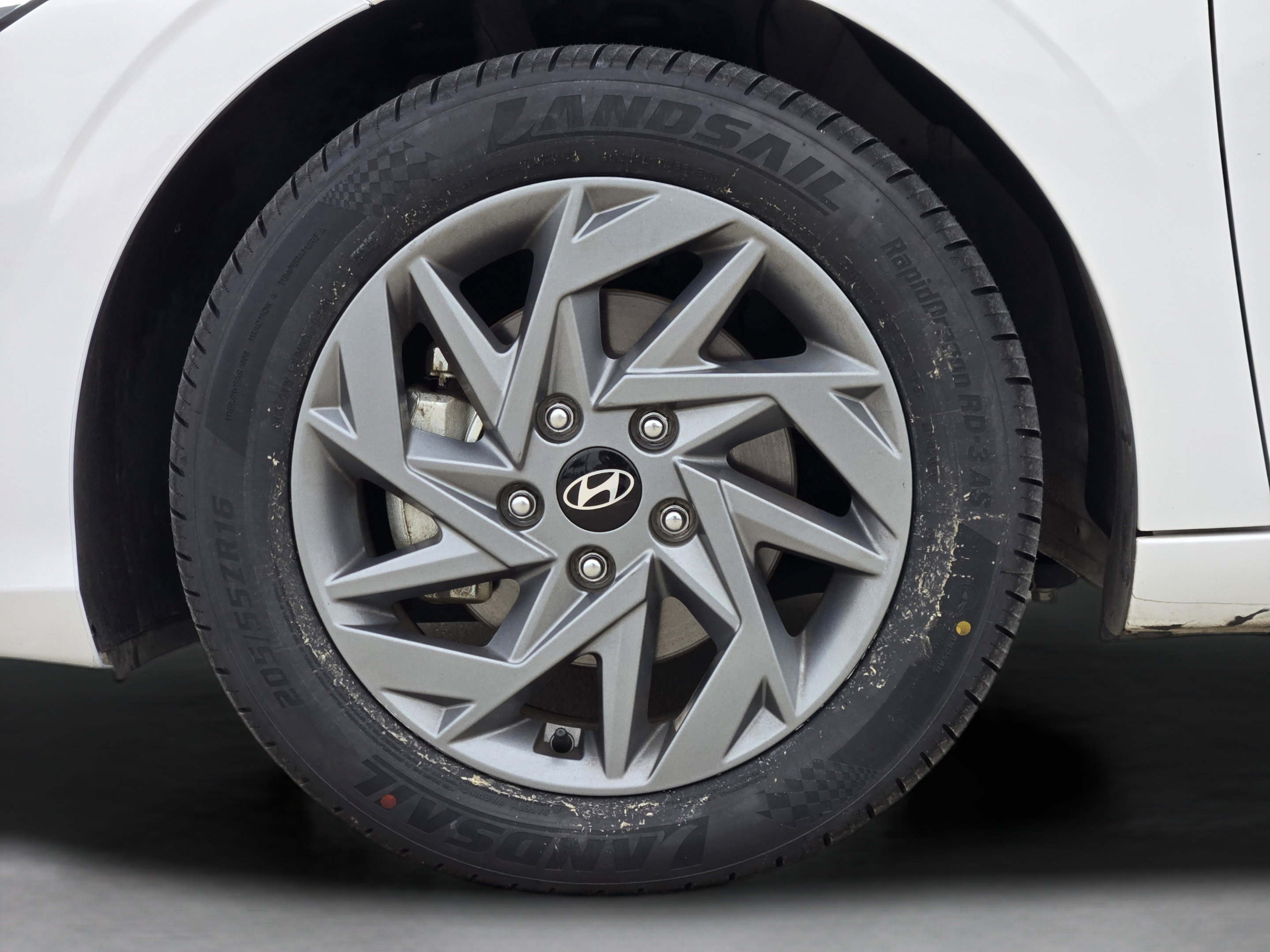 Used 2025 Hyundai Elantra Hybrid FWD image 31