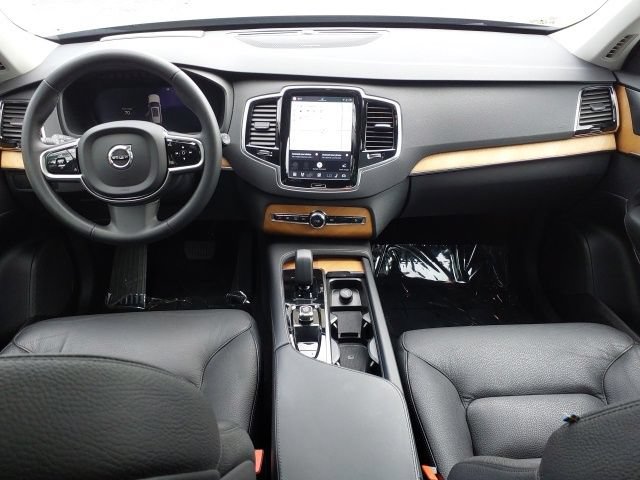 Used 2023 Volvo XC90 B5 Plus w/ Protection Package Premier AWD/4WD image 7