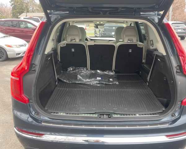 Used 2023 Volvo XC90 B6 Plus w/ Protection Package Premier image 10