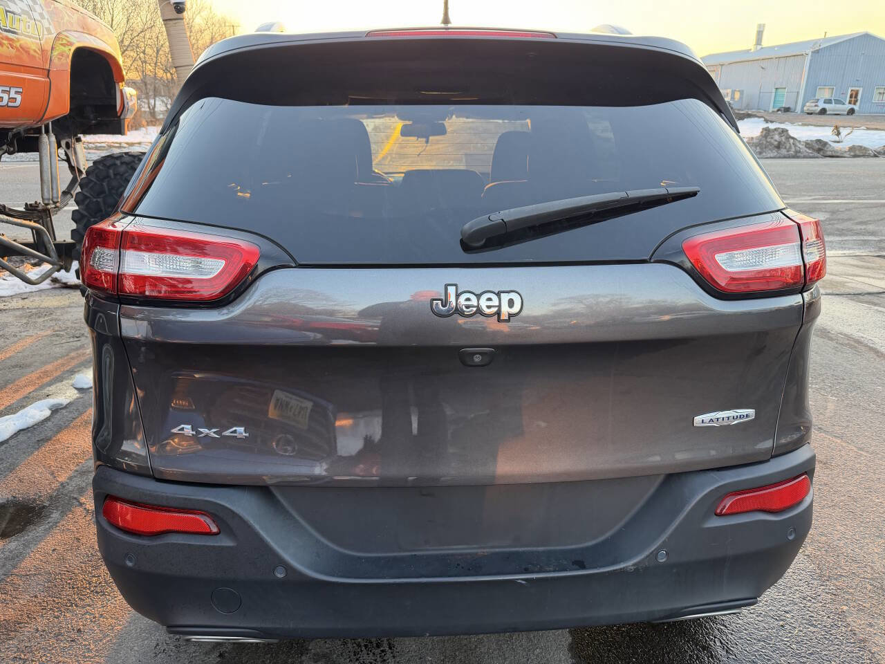 Used 2017 Jeep Cherokee Latitude w/ Comfort/Convenience Group image 6