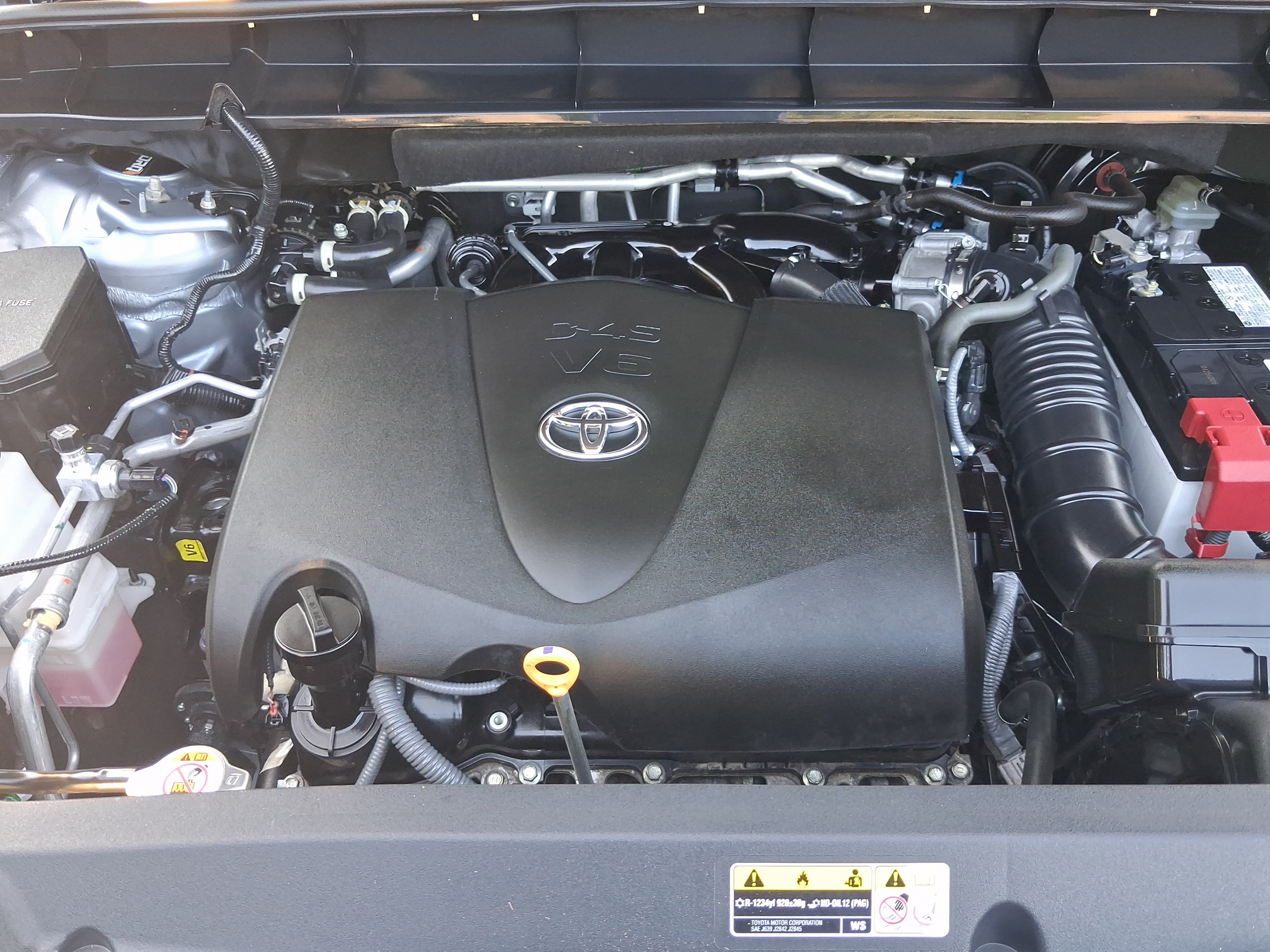 Used 2022 Toyota Highlander XLE AWD/4WD image 9