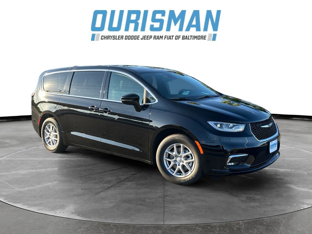 New 2026 Chrysler Pacifica Select image 1