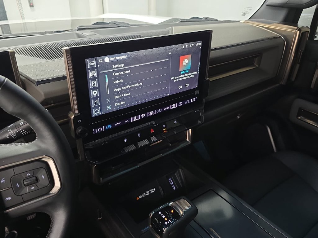 Used 2024 GMC Hummer EV 2X AWD/4WD image 13