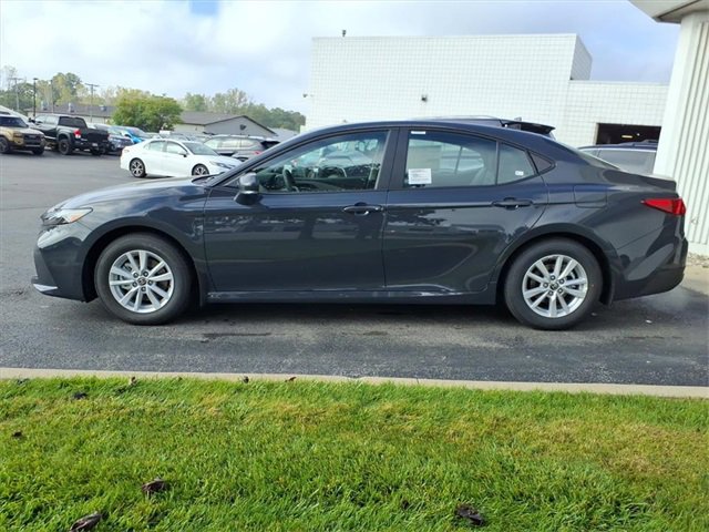 New 2026 Toyota Camry LE image 2