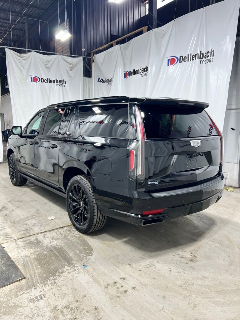 Certified 2023 Cadillac Escalade ESV Sport Platinum w/ LPO, ONYX Package AWD/4WD image 4