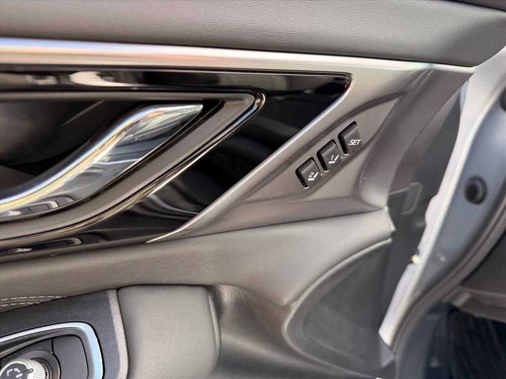 Certified 2025 Subaru Outback Limited AWD/4WD image 16