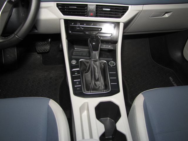 Used 2025 Volkswagen Jetta SE FWD image 15