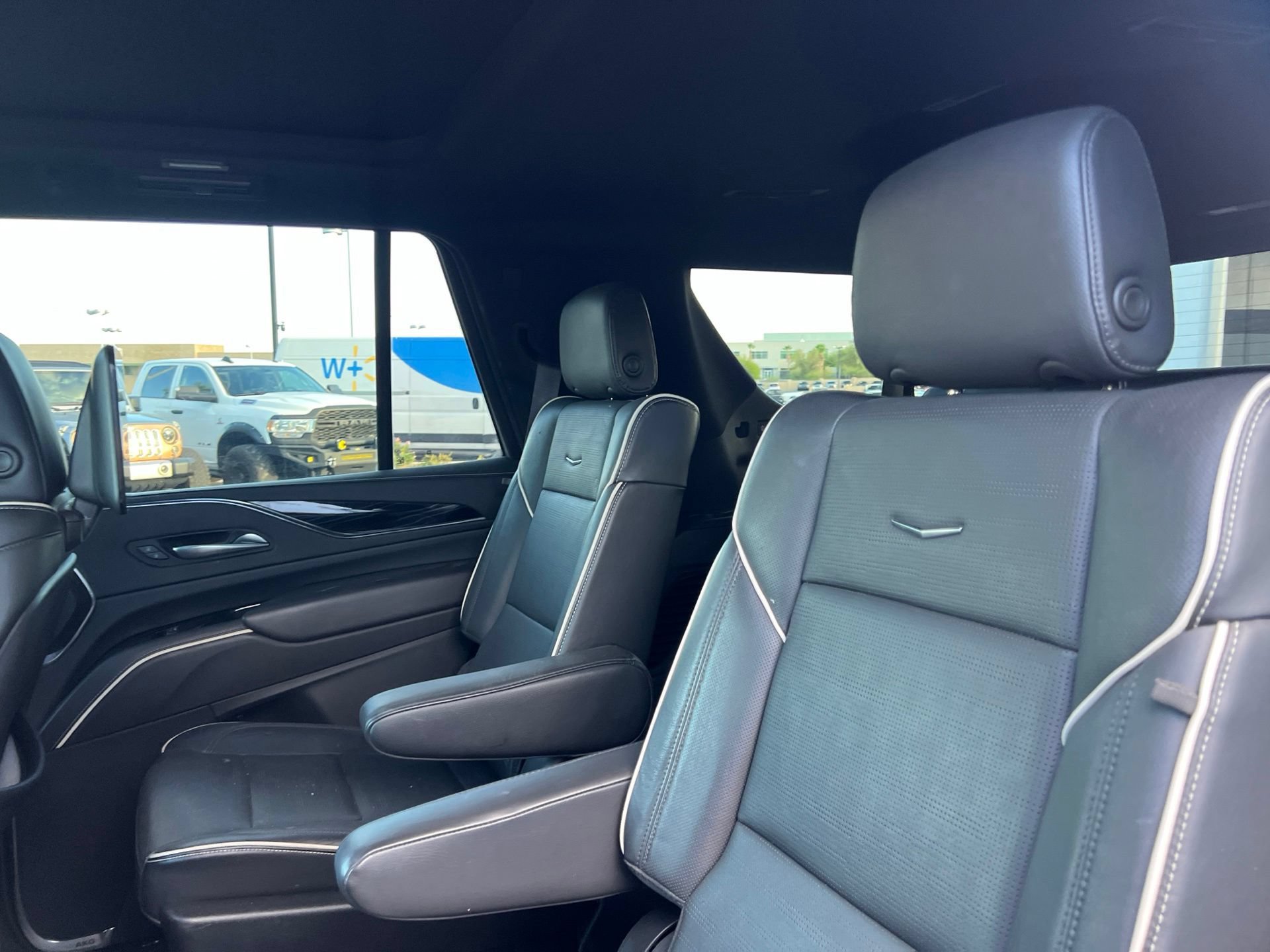 Used 2023 Cadillac Escalade Sport AWD/4WD image 27