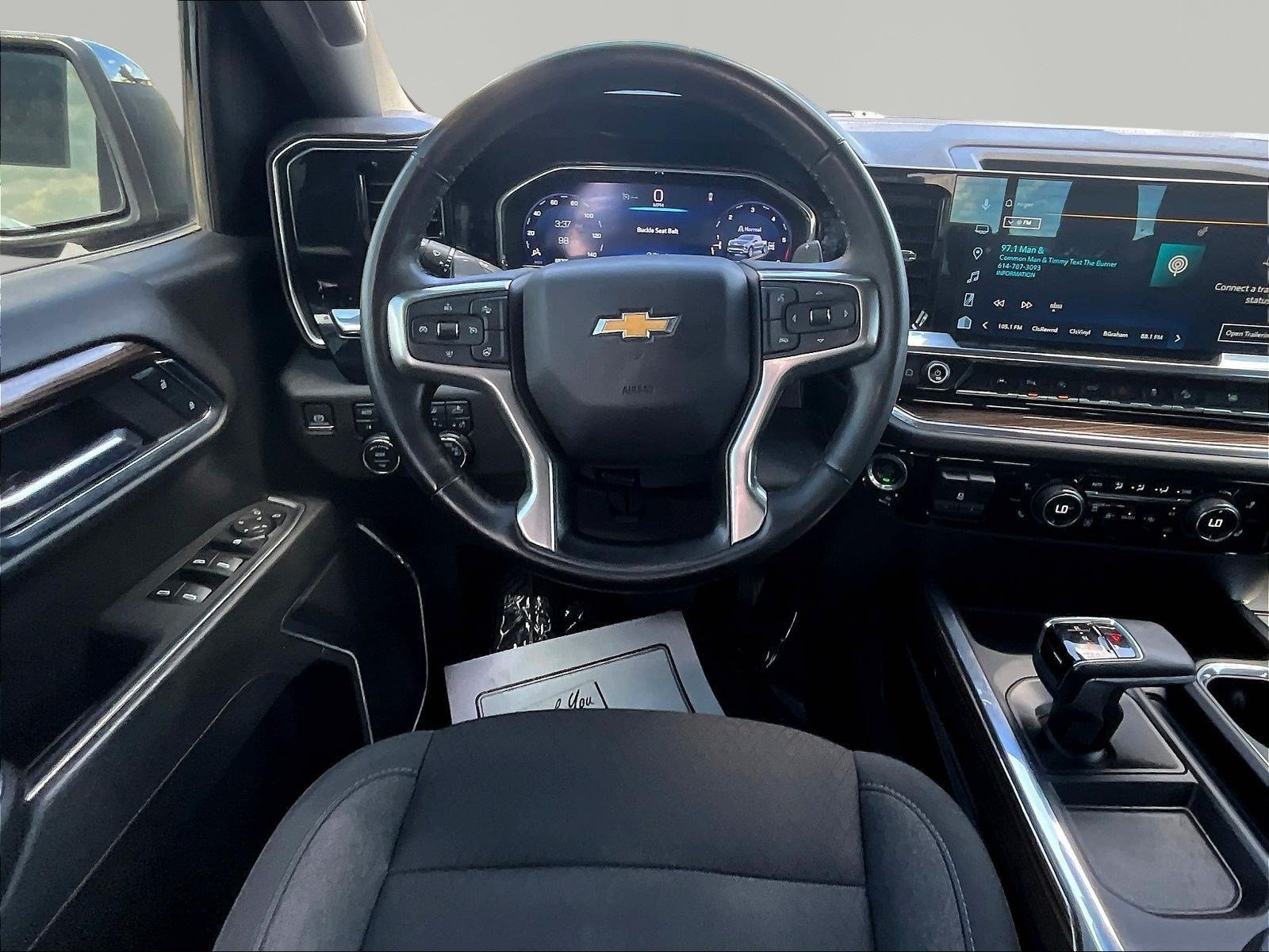 Used 2023 Chevrolet Silverado 1500 LT w/ Z71 Off-Road Package AWD/4WD image 8