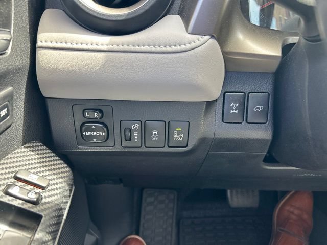 Used 2015 Toyota RAV4 Limited w/ Technology Package AWD/4WD image 17