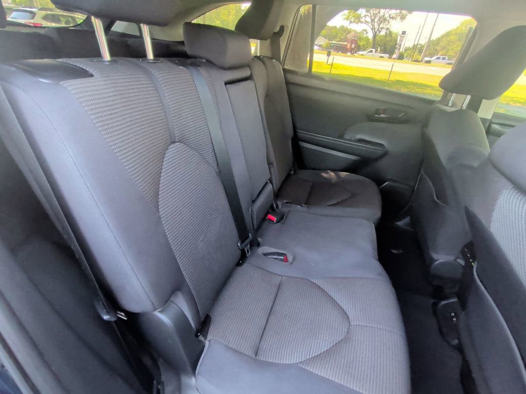 Used 2020 Toyota Highlander L FWD image 21