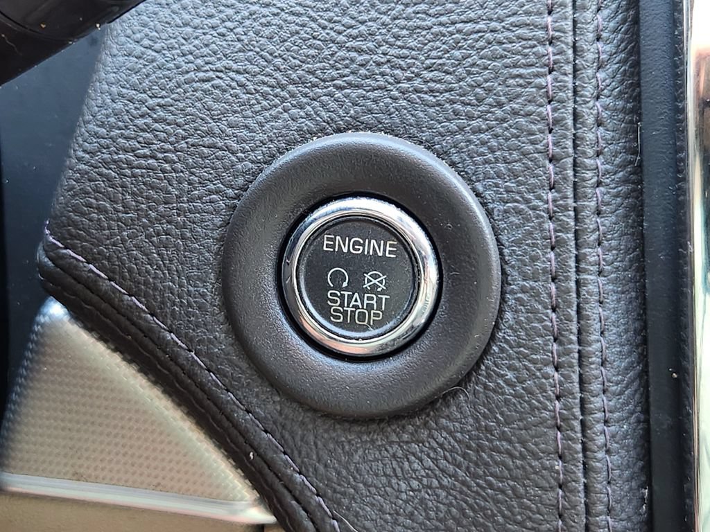 Used 2011 Lincoln MKX 2WD w/ 101A Rapid Spec Order Code image 12