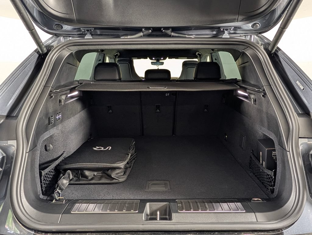 New 2026 Porsche Cayenne Turbo AWD/4WD image 18