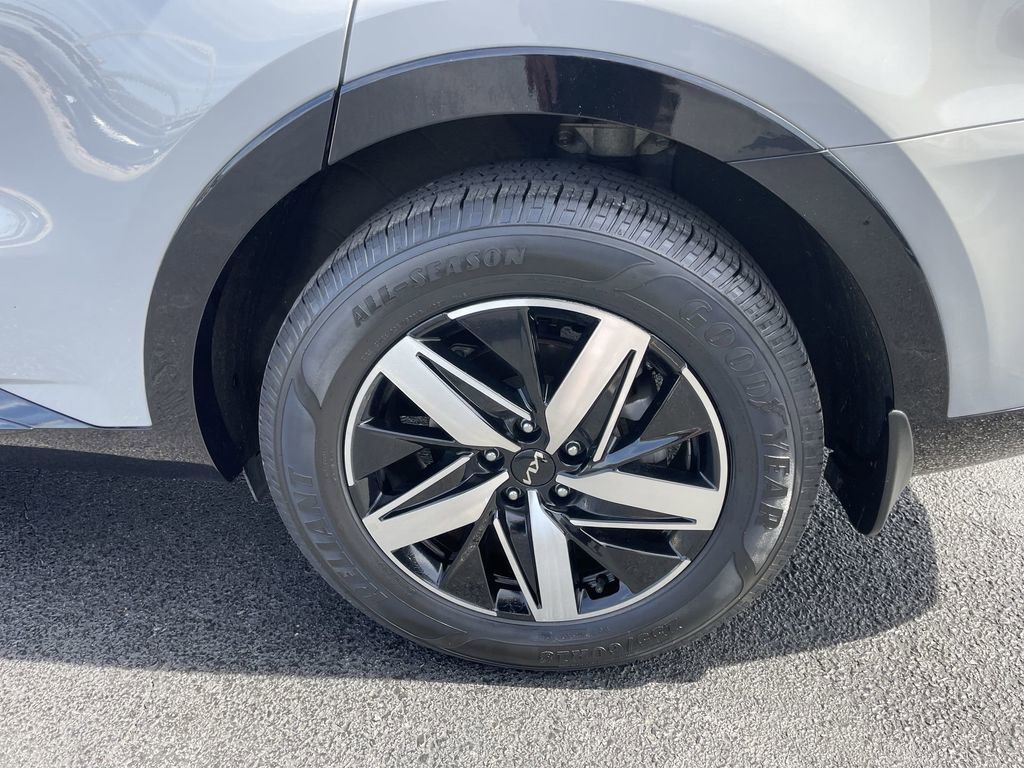 Certified 2022 Kia Sorento EX w/ Panoramic Sunroof Package image 7