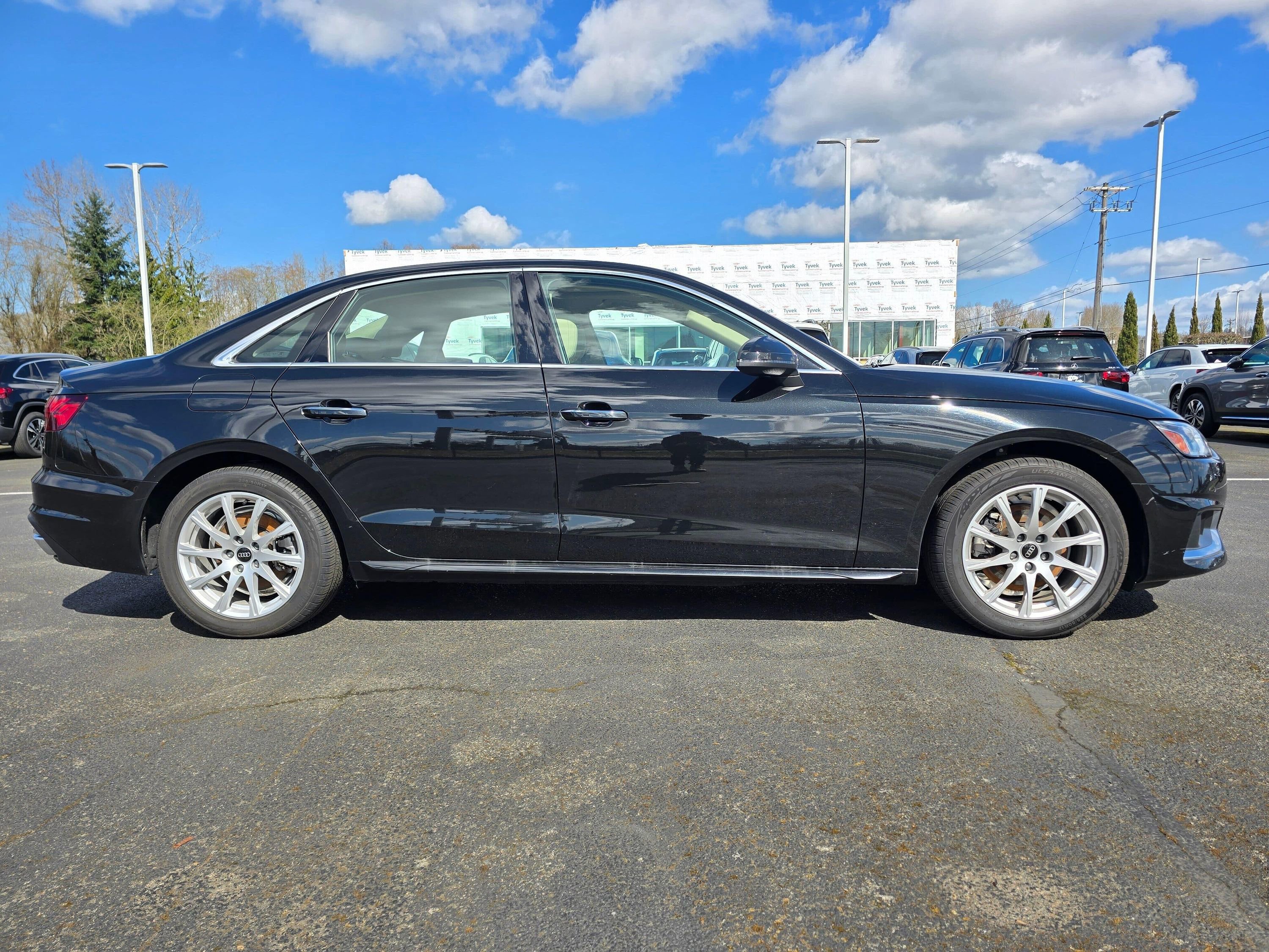 Used 2023 Audi A4 2.0T Premium w/ Convenience Package image 7