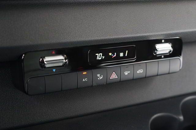 Used 2023 Mercedes-Benz Sprinter 3500 image 39