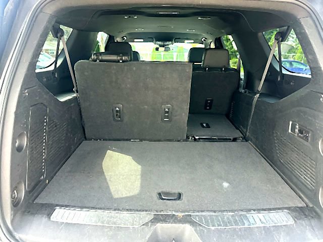 Used 2023 Chevrolet Suburban Premier AWD/4WD image 15