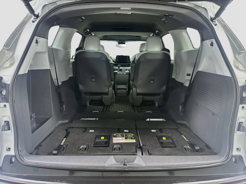 Used 2024 Toyota Sienna XSE AWD/4WD image 26